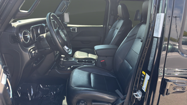 Used 2023 Jeep Wrangler Unlimited Sahara AWD/4WD image 10