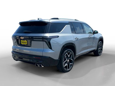 Used 2025 Chevrolet Traverse High Country w/ LPO, Floor Liner Package AWD/4WD image 5