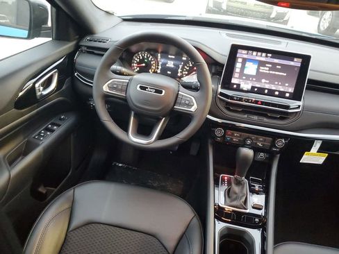New 2026 Jeep Compass Latitude image 13