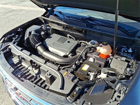 Certified 2023 GMC Acadia SLT image 27