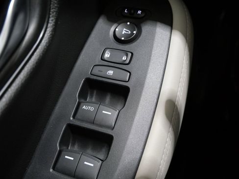 Used 2023 Honda HR-V LX image 13