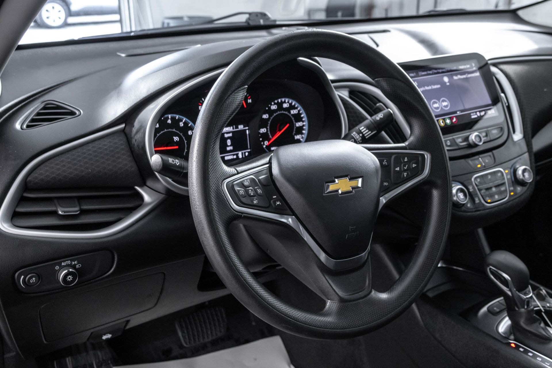 Used 2024 Chevrolet Malibu LT FWD image 34
