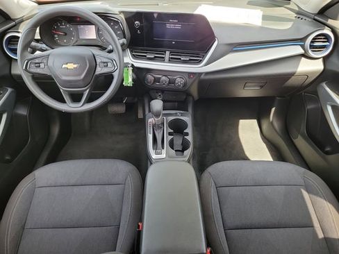 Certified 2024 Chevrolet Trax LS FWD image 11