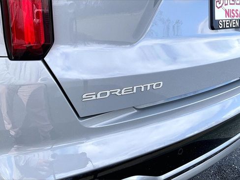 Used 2023 Kia Sorento SX image 22