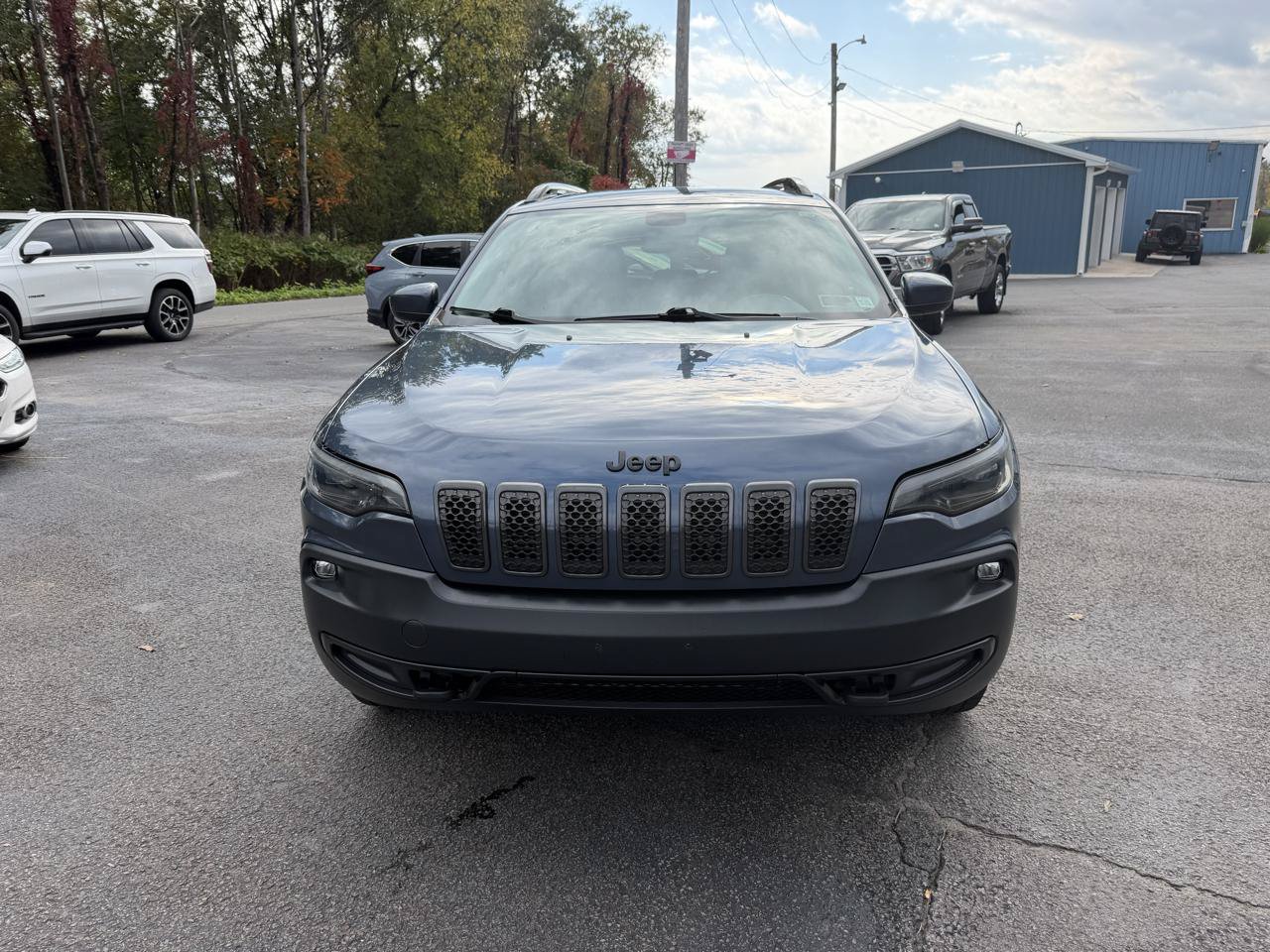 Used 2020 Jeep Cherokee Latitude w/ Quick Order Package 26F North AWD/4WD image 2