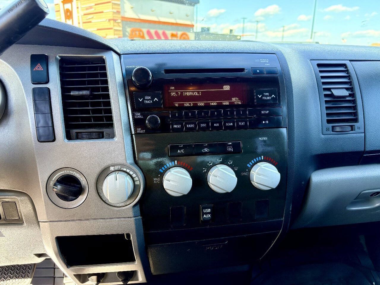 Used 2011 Toyota Tundra 4x4 Double Cab w/ Tow Pkg image 13