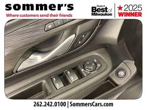 Used 2024 GMC Terrain SLT w/ Elevation Edition AWD/4WD image 11