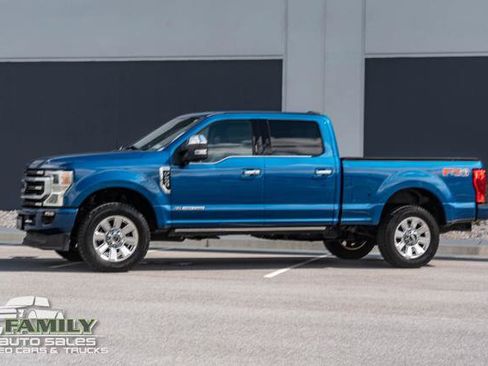 Used 2022 Ford F250 Platinum w/ FX4 Off-Road Package AWD/4WD image 3