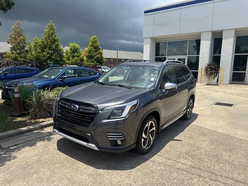 Used 2022 Subaru Forester Touring AWD/4WD image 3