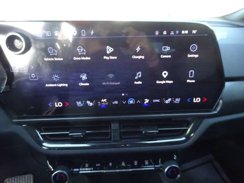 Certified 2024 Chevrolet Equinox EV RS FWD image 26