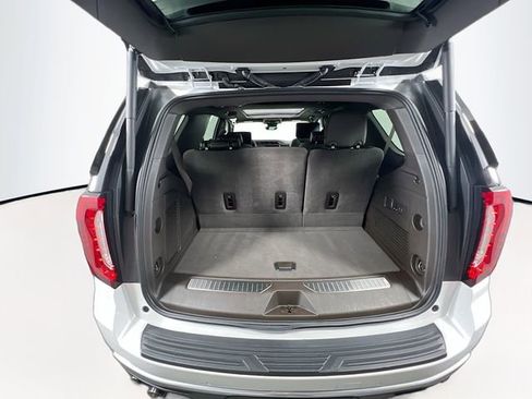 Certified 2024 GMC Yukon Denali image 6