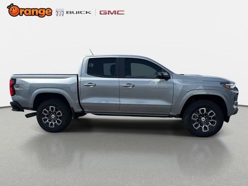 Used 2025 Chevrolet Colorado Z71 AWD/4WD image 2