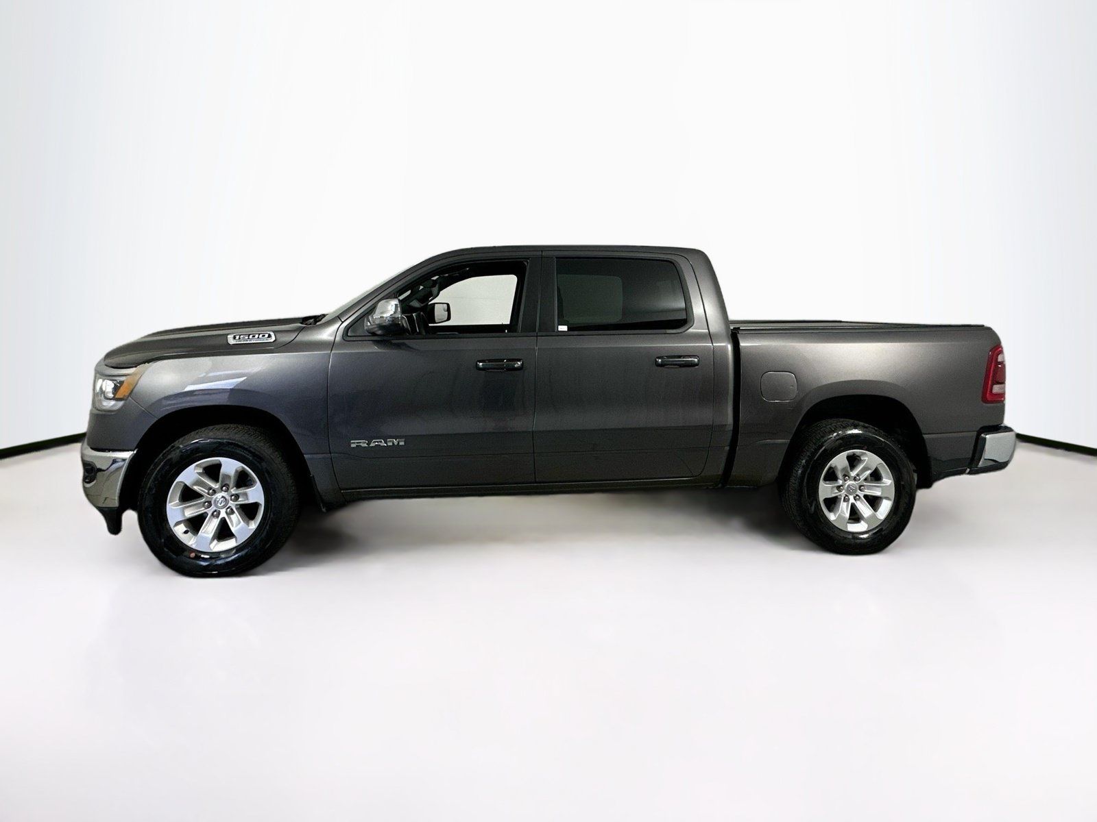 Used 2023 RAM 1500 Laramie AWD/4WD image 8
