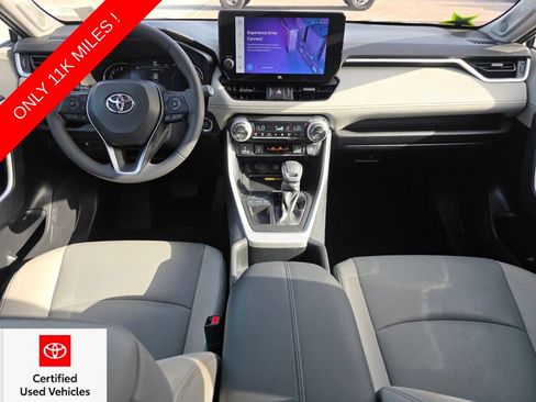 Used 2023 Toyota RAV4 XLE Premium FWD image 5