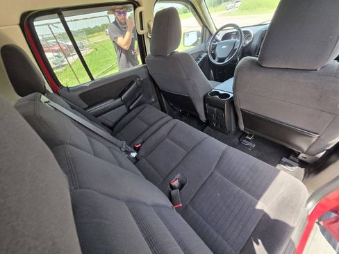 Used 2010 Ford Explorer XLT AWD/4WD image 6
