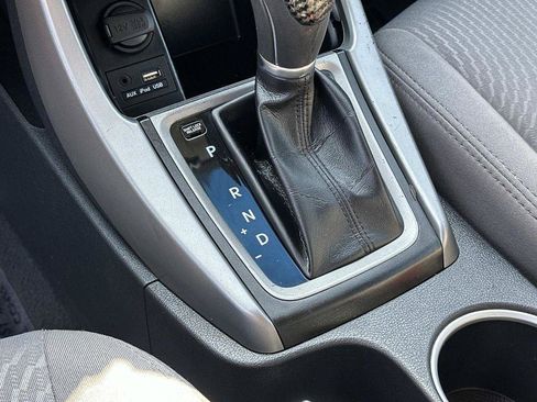 Used 2016 Hyundai Elantra SE w/ Option Group 02 FWD image 17