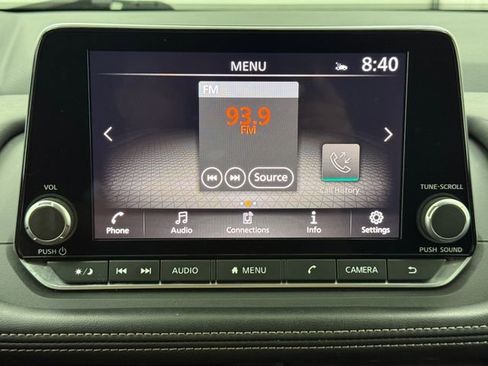 Used 2024 Nissan Rogue SV FWD image 17
