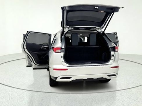 Used 2022 Mitsubishi Outlander SE AWD/4WD image 17