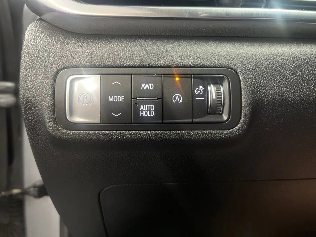 Used 2026 GMC Terrain Elevation AWD/4WD image 23