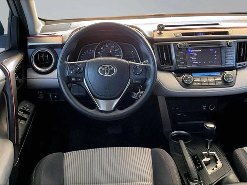 Used 2013 Toyota RAV4 XLE FWD image 8
