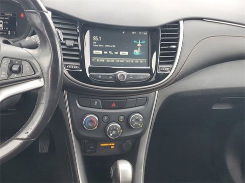 Certified 2017 Chevrolet Trax LT w/ LT Convenience Package image 13