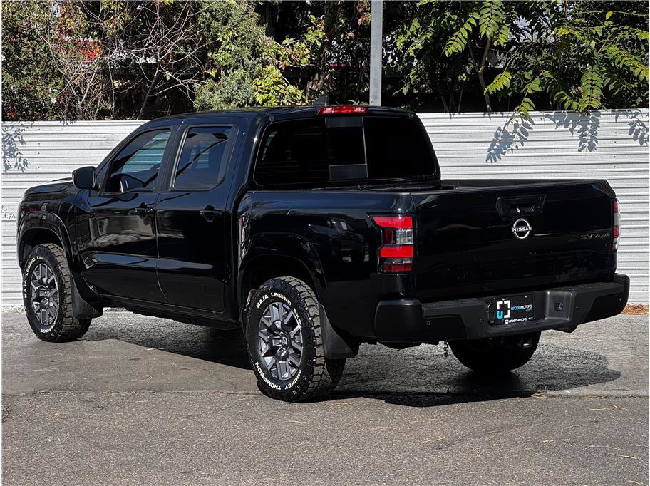Used 2023 Nissan Frontier SV w/ SV Convenience Package AWD/4WD image 3