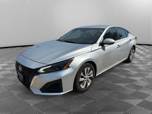 Used 2023 Nissan Altima 2.5 S image 7