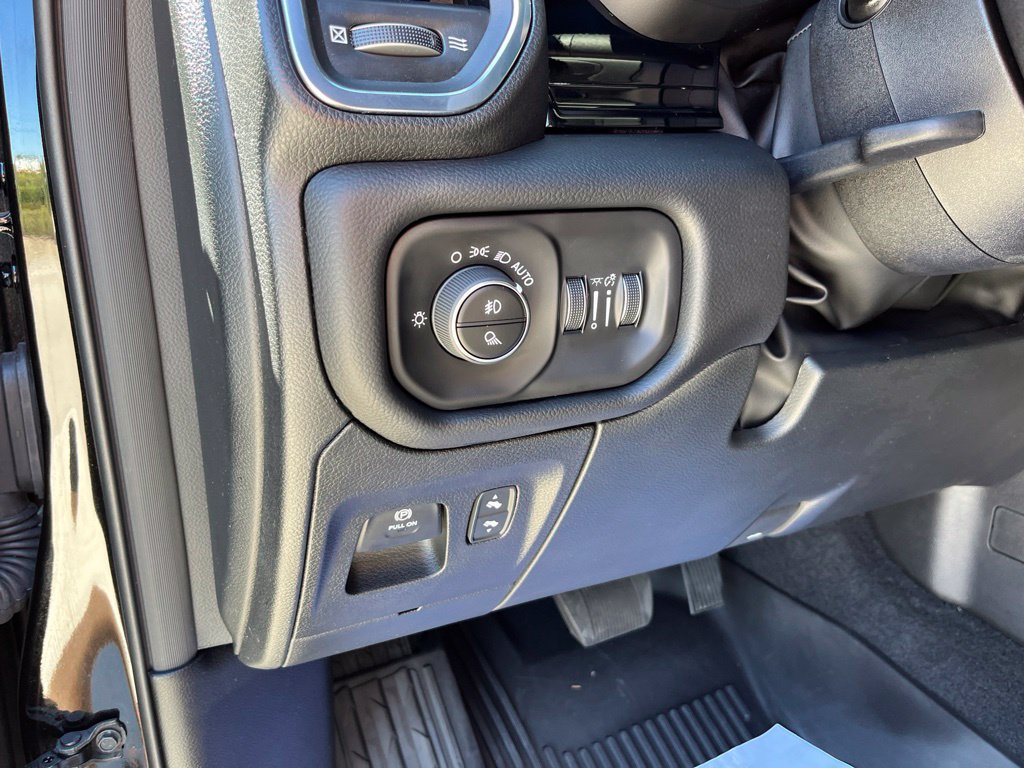 Used 2026 RAM 1500 Laramie w/ Night Edition AWD/4WD image 8