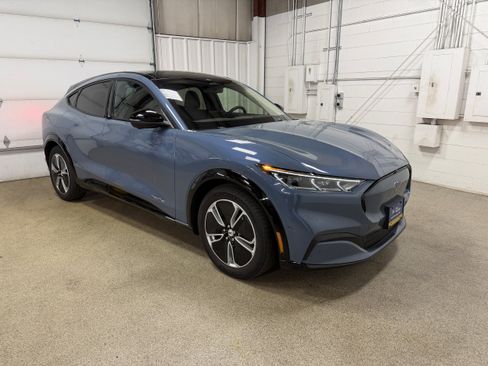 Certified 2023 Ford Mustang Mach-E Premium image 3