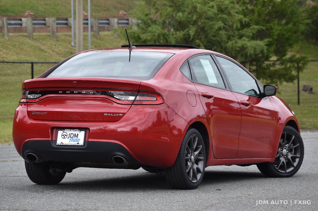 Used 2016 Dodge Dart SXT w/ Sun/Sound Group FWD image 5