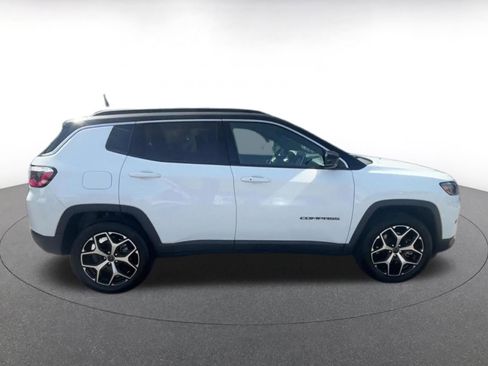 Used 2025 Jeep Compass Limited image 16