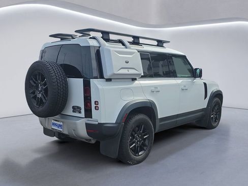 Used 2020 Land Rover Defender 110 SE image 4