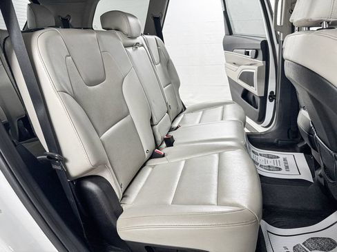 Used 2020 Kia Telluride S w/ S 8 Passenger Seating Package FWD image 13
