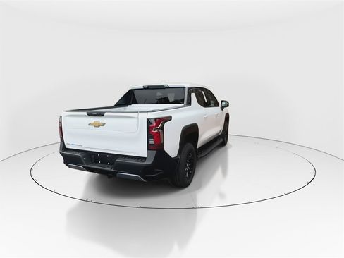 New 2025 Chevrolet Silverado EV LT image 7