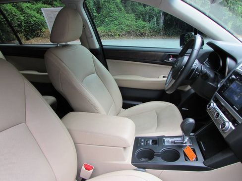 Used 2016 Subaru Outback 2.5i Limited AWD/4WD image 37