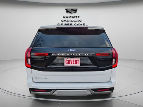 Used 2025 Ford Expedition Platinum image 8