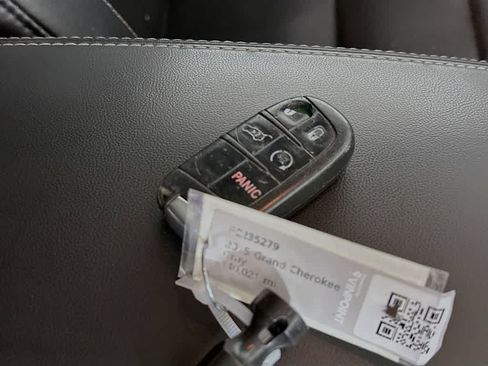 Used 2015 Jeep Grand Cherokee Limited w/ Luxury Group II RWD image 21