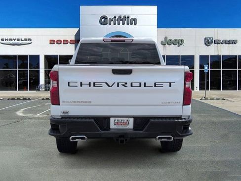 Used 2022 Chevrolet Silverado 1500 Custom Trail Boss AWD/4WD image 8
