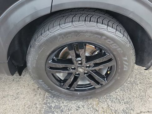 Used 2021 Ford Explorer XLT RWD image 7