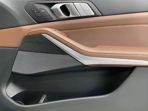 Used 2020 BMW X7 xDrive40i w/ Premium Package image 16