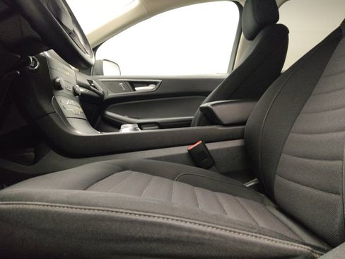 Used 2020 Ford Edge SE FWD image 17