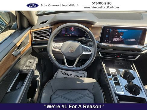 Used 2024 Volkswagen Atlas SE w/ Panoramic Sunroof Package AWD/4WD image 11