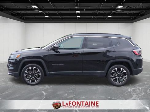 Used 2023 Jeep Compass Limited AWD/4WD image 2