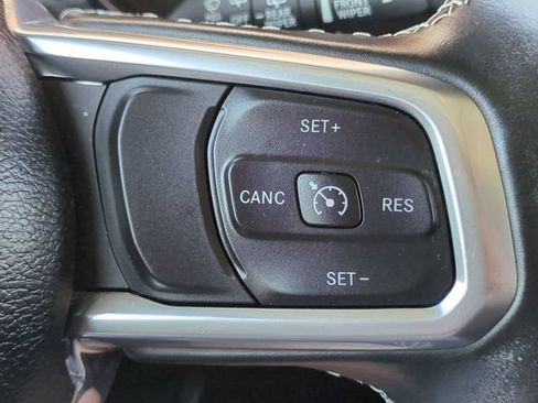 Used 2022 Jeep Wrangler Unlimited Sahara w/ Cold Weather Group AWD/4WD image 26