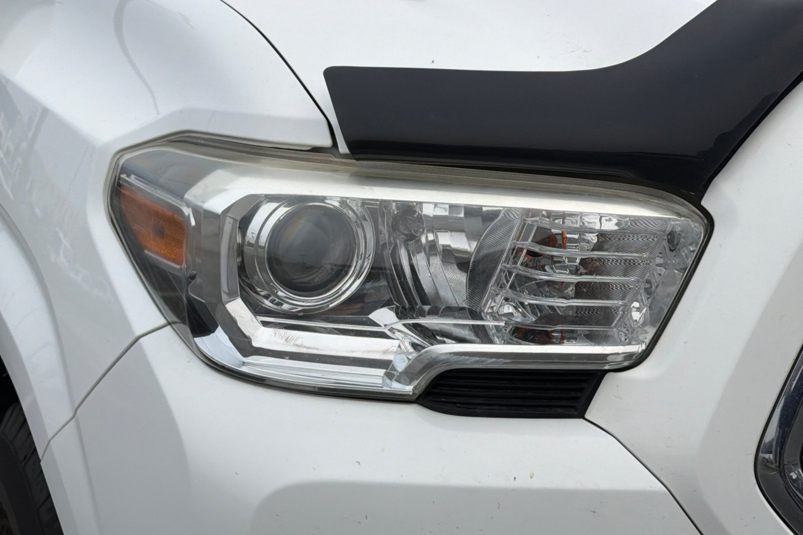Used 2019 Toyota Tacoma SR5 RWD image 37
