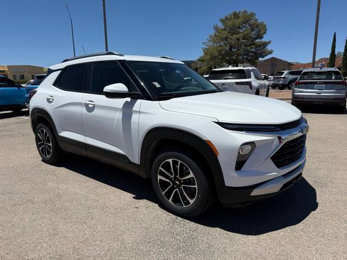 Certified 2024 Chevrolet TrailBlazer LT FWD image 2