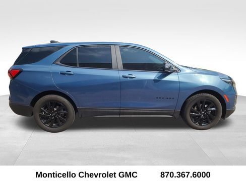 Used 2024 Chevrolet Equinox LS w/ LS Convenience Package FWD image 9