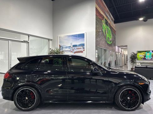 Used 2014 Porsche Cayenne GTS AWD/4WD image 25
