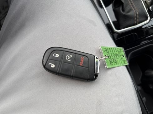 Used 2022 Jeep Compass Limited w/ Sun and Sound Group image 32