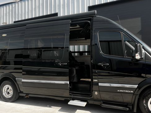 Used 2015 Mercedes-Benz Sprinter 3500 image 7